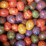 Uovo in diversi colori 6 cm